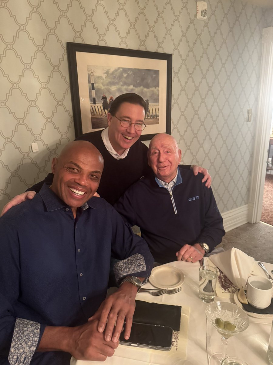 Dinner with our crew before our game tomorrow! Make sure to tune it tomorrow to see Indiana at Kentucky it’s going to be #Awesomebaby