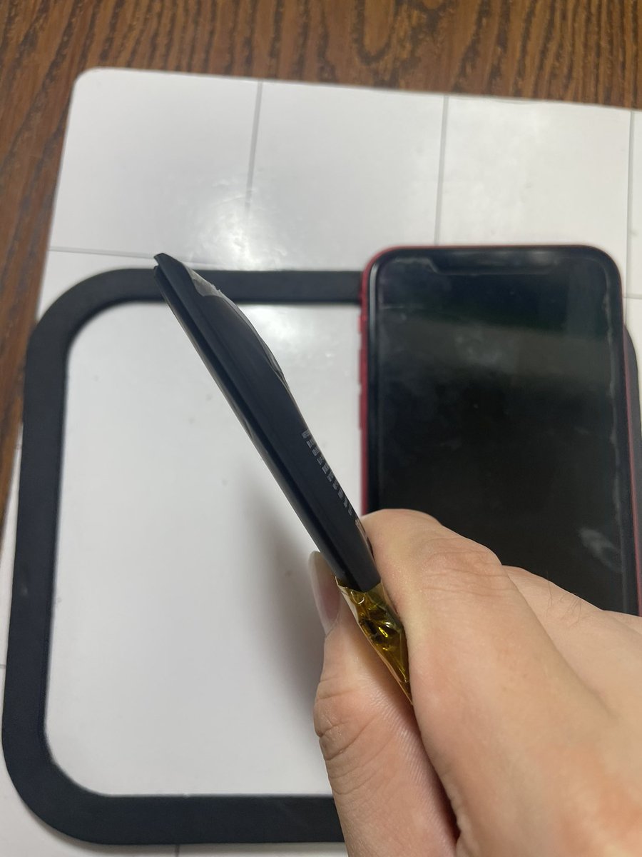 Ibring_X2's tweet photo. 🔋⚠️【iPhone 11 バッテリー膨張】
バッテリーが膨らみ、画面浮きの症状が出ていましたが
交換で無事復旧しました！

放置は危険⚠️
今ならキャンペーンで
🔋バッテリー交換 最大3,000円OFF✨

📍MEGAドン・キホーテ岸和田店1F
📱 ibring（アイブリング）

#iPhone修理 #バッテリー交換 #岸和田 #ibring https://t.co/SMX9j8yHmI