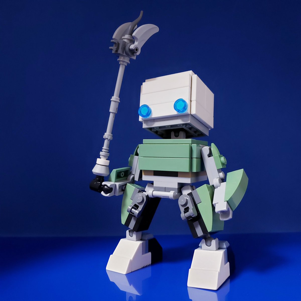 iku99933's tweet photo. カリスト(試作機)
⿴⿻⿸
ちばブリでロボットいっぱい見たら作りたくなりました。
大きいのは無理なので小型ロボ🤖
中世の騎士たちと共に歩むロボット⚔️
という設定でいこうかと思います。
#lego #legorobot
https://t.co/dN51mjOqgq