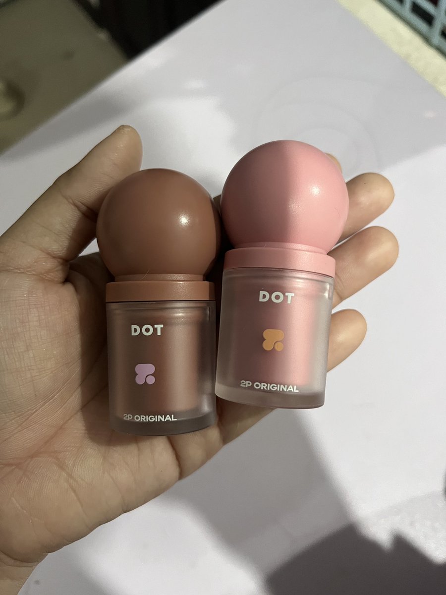 theera561's tweet photo. บลัชหัวโต2P สี12,13(สีฮิต ) เหลือสีละ90% 
ปล่อยคู่200 ส่งฟรี //ขายแยกสีละ150 รส ค่า #ส่งต่อเครื่องสําอาง #บลัชหัวโต #laglace https://t.co/rIeZkDxjh5