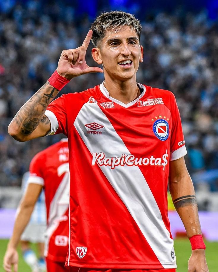 BautiEsteves_'s tweet photo. BOCA QUIERE A LESCANO

Uno de los apuntados de Juan Román Riquelme para este mercado es el Pipa Lescano. 

BOCA AÚN NO ENVÍO UNA OFERTA, pero AAAJ y Gimnasia (dueños del pase) YA SABEN DEL INTERÉS DEL XENEIZE. 

Lescano tiene "en teoría" una promesa de venta, y la decisión del jugador juega MUCHO en este posible pase.

Lo que es claro, es que tranquilamente se puede dar...👃🏻💙💛