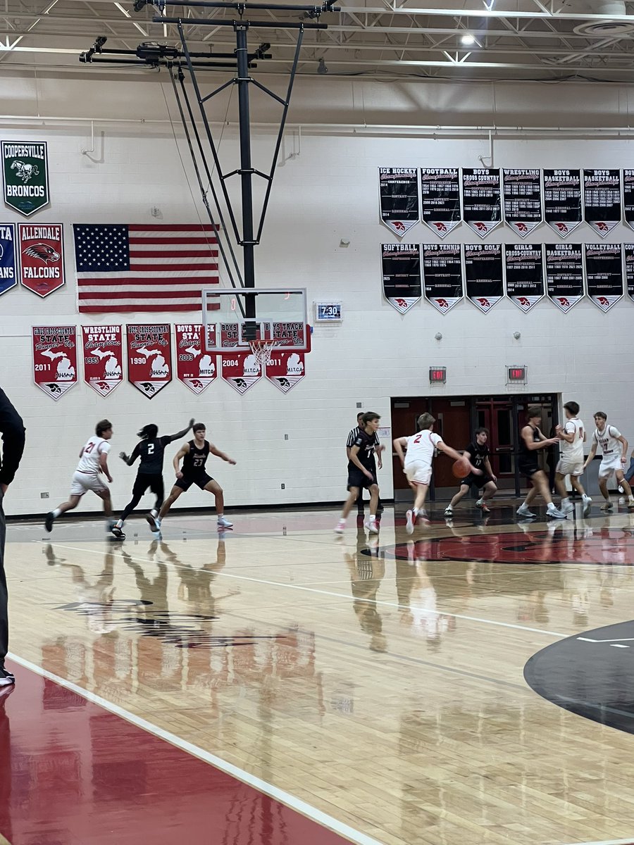 cedar_athletics's tweet photo. Varsity Boys beat Forest Hills Eastern 66-47!
#goredhawks #gocedar https://t.co/r1FOQPHPiF