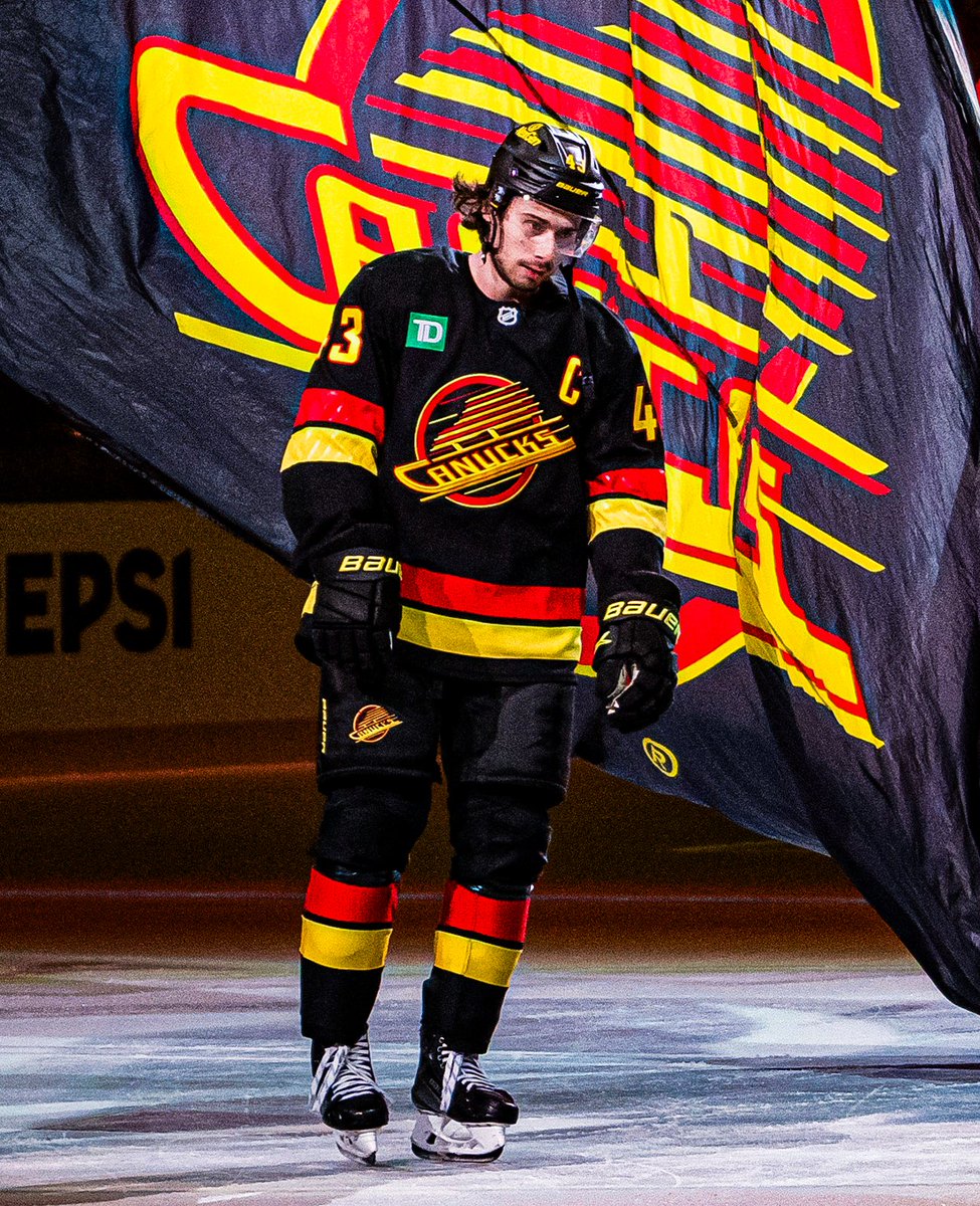 CanucksArmy tweet media