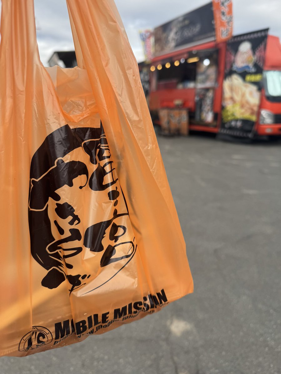 ___kowari's tweet photo. 本日、コワリ名古屋クリエーターズマーケット出展してますが！！アイスタにある富士宮やきそばに出会えて即買い😌🧡今年アイスタ行って食べれなかったから嬉しい https://t.co/qASRYkgLOu