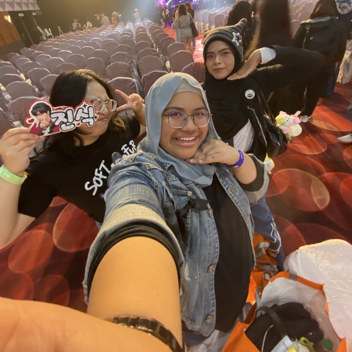 from zerose to roadys hehe
w/ <a href="/camiey_s/">camiey🌻</a> <a href="/chuseok1e/">~사월April~</a> 💕