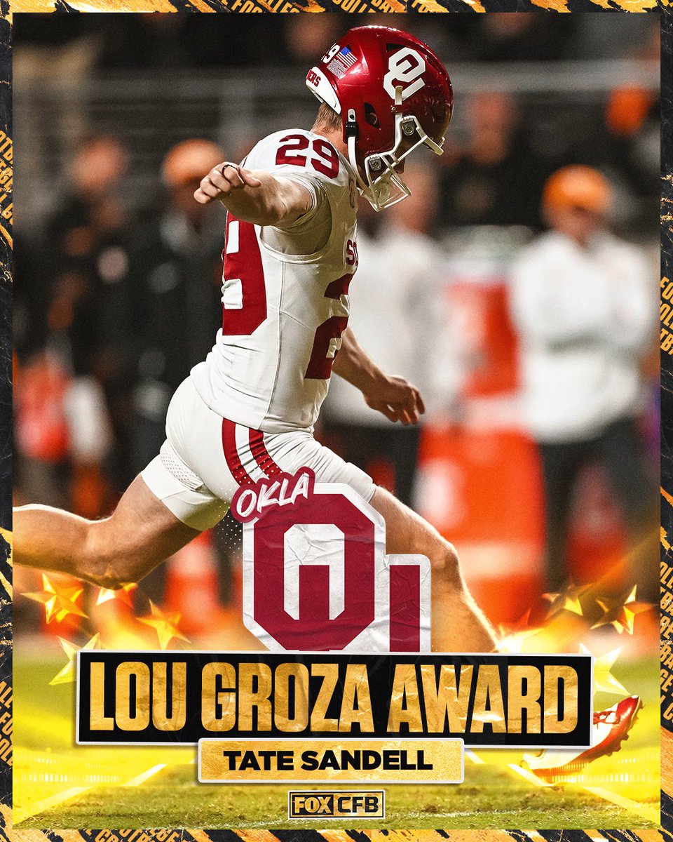 CFBONFOX's tweet image. 🦵 @OU_Football's Tate Sandell takes home the Lou Groza Award 👏