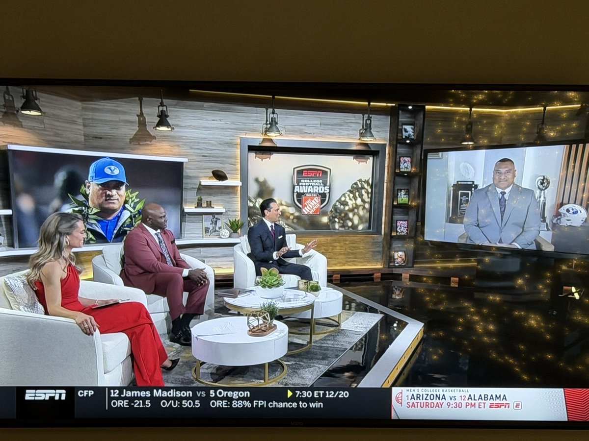 TrueBlueBYU1984's tweet photo. Let’s goooo @kalanifsitake @BYUfootball #CFBAwards https://t.co/8uI4G9xrPV