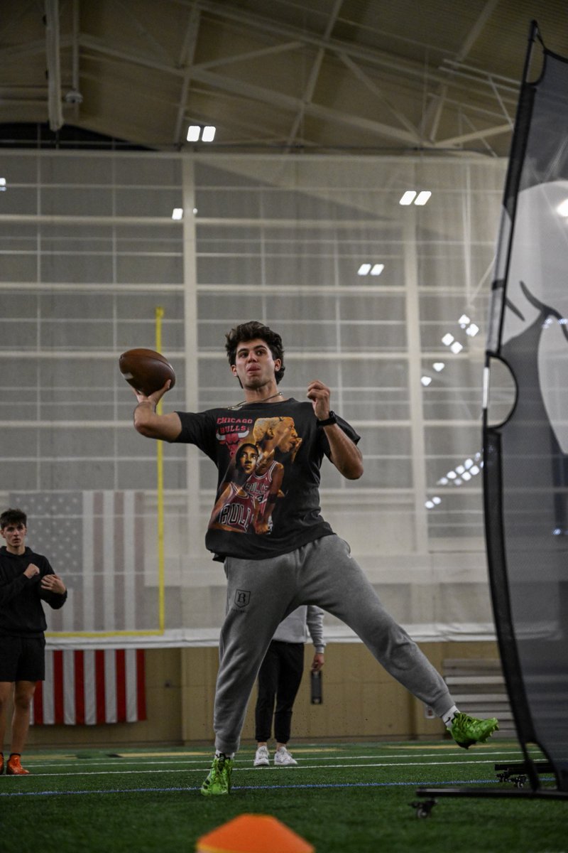 XOScoaching's tweet photo. Off season. ⚒️
#QB #QBTraining #QBTrainer #QBtrainingNashville #QBTrainerNashville #FlowState #FlowTraining #QBDevelopment #QuarterbackTraining #QuarterbackTrainer #Nashville #Football #NFLQB #XOSCoaching https://t.co/WgQfzz3S8Y