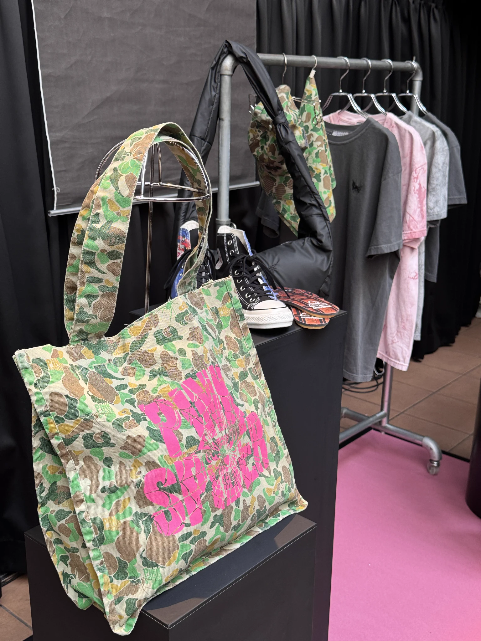 hide✖️ZOZOTOWN ピンクスパイダー TIE-DYE Tシャツ 新品 S hide official on X: 
