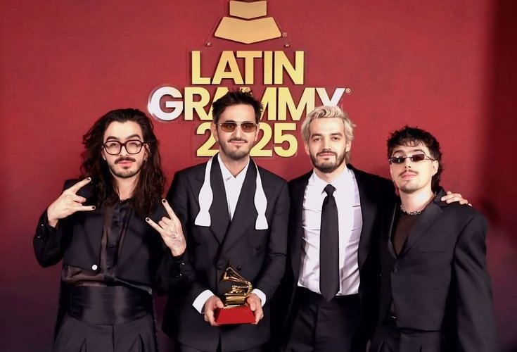 GwenIza_'s tweet image. Feliz aniversario Morat! Gracias por todo!
Gracias por existir y por salvarme la vida una y otra vez ✮⋆˙