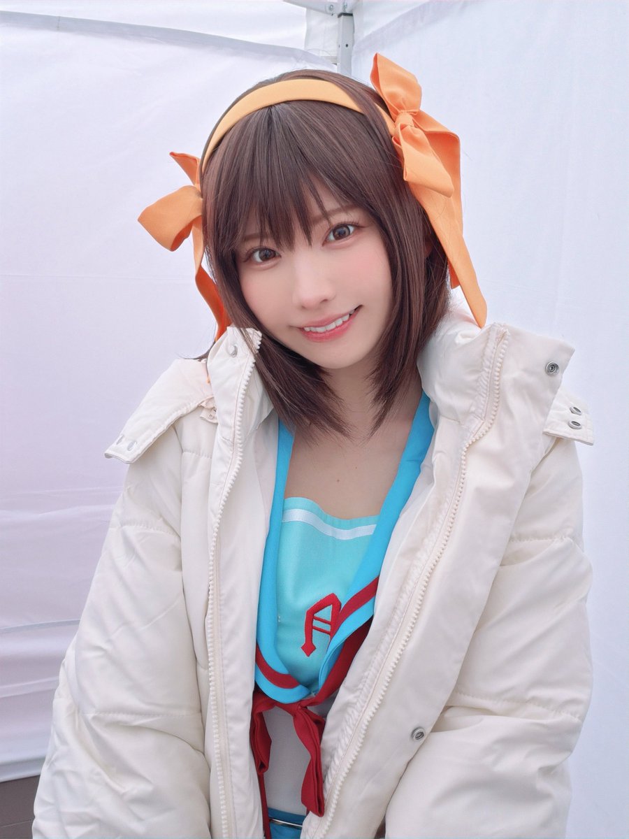 『ANIAFFアニソン＆トークライブ』ありがとうございました！

私がオタクになるきっかけになった、ハルヒのコスプレで出演しました✨
(版元様に許可をいただいてコスプレしています)

まさか令和で「魔法少女リリカルなのは The MOVIE 2nd A's」を5回観に行った話をするとは…👀