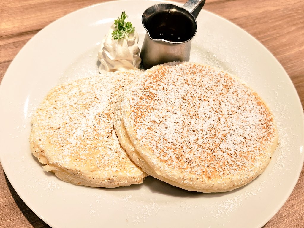 ai_rin_ff14's tweet photo. お昼にステーキ食べてきた🥩🥩
パンケーキも付いてるセットで大満足𓌉🥞𓇋 https://t.co/WYSL4gk4C8