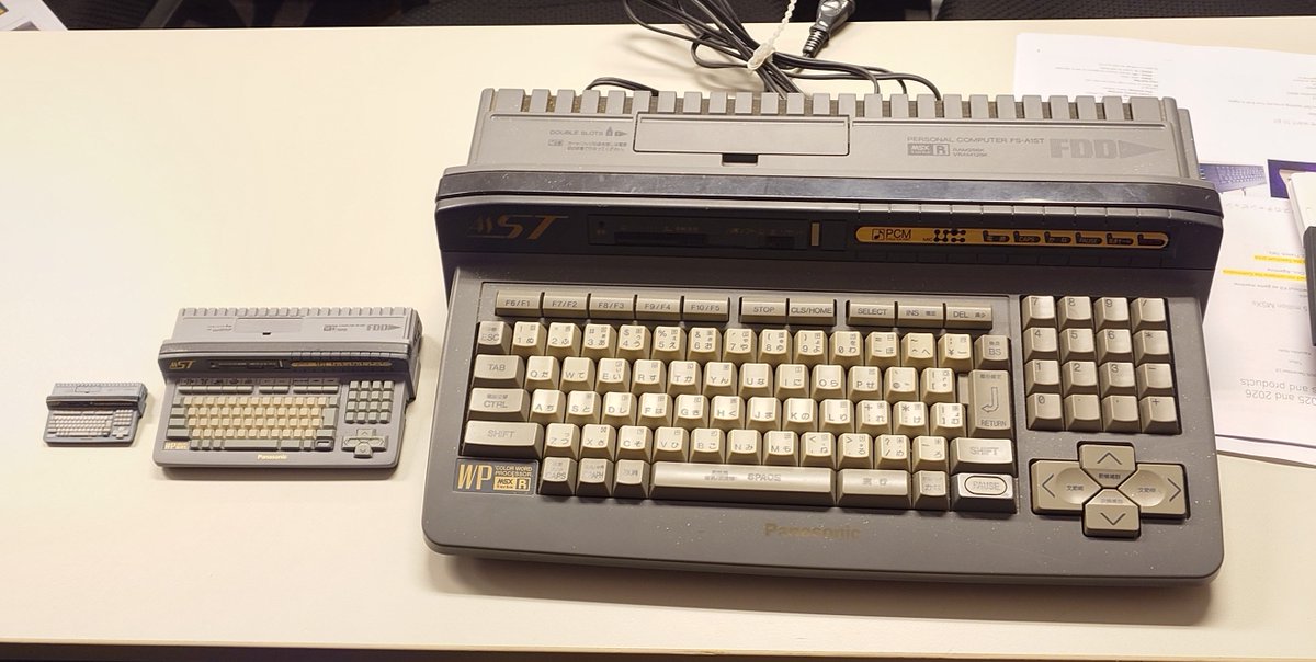 hellotocky's tweet photo. #MSXDEVCON
MSX FS-A1STの
1/8サイズ 1/3サイズ 実機 https://t.co/bq9DFW93uK