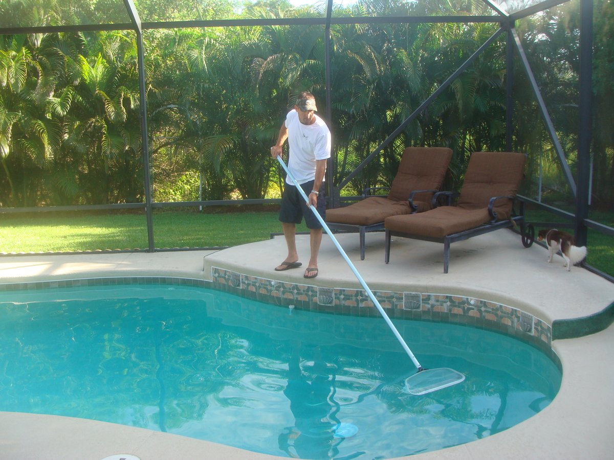 Kissimmee, FL - Pool Service Biz for Sale! Well established, consists of 175 residential accounts. Monthly recurring billing = $15,545 plus repair income. Agent~ Price $186,540 Listing #FL1962 #usapoolroutesales For more info visit usapoolroutesales.com