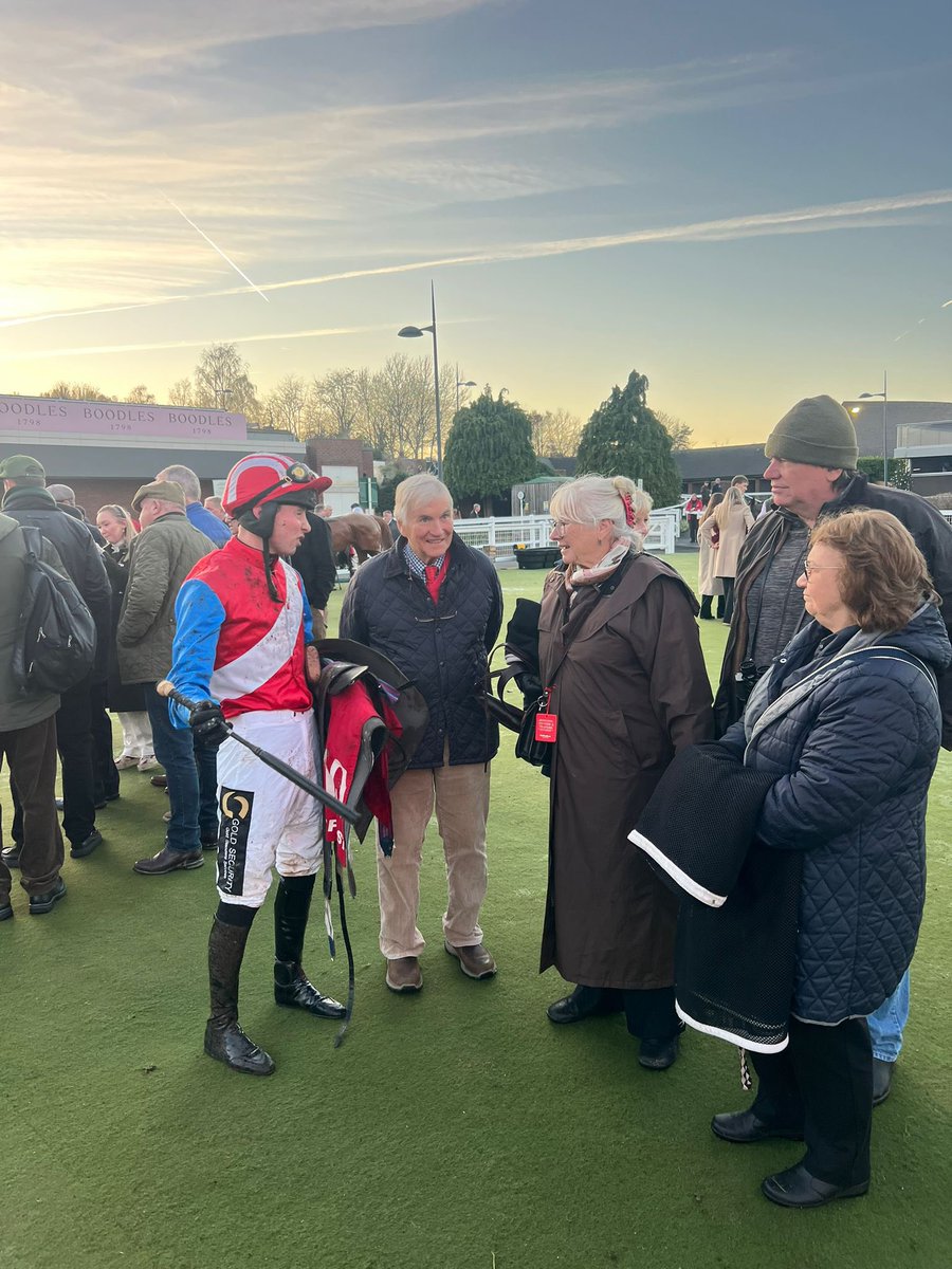 ShovelstrodeRH's tweet image. What a wonderful day @CheltenhamRaces with Everyonesgame on Kate’s 50th Birthday 🎂