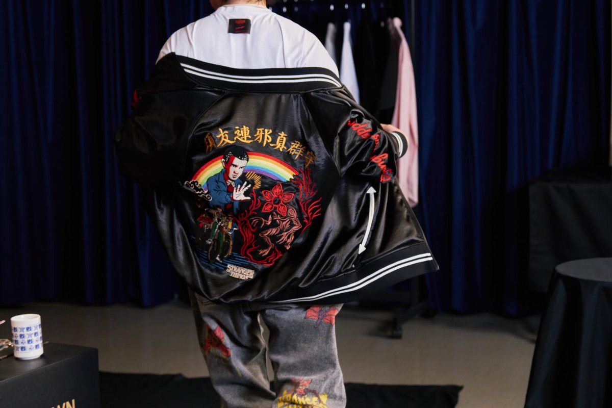 堂本剛「（葛藤は）ありましたね。デザインが通る、通らないということもたくさんありますし。でもファンであるがゆえに、とにかく“いきすぎた”デザインを一旦全力で出してみよう、と。結果的にいいところでパワーバランスも取れたと感じています」