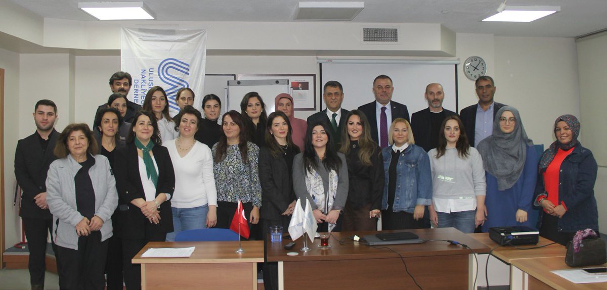 İlk ders zili çaldı: Kadın TIR sürücüleri yola çıkıyor.

hopam.com/icerikdetay.ph…