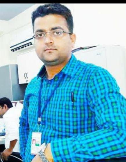 AKumar042's tweet photo. मेरे भाई मित्र आशीष प्रियदर्शी का आज सुबह सुबह रोड एक्सीडेंट में आसमिक निधन हो गया जिसके बारे में सुनकर आयसा लगा जैसे शरीर से एक अंग अलग हो गया । इसकी भरपाई अब पूरा नहीं हो सकती ।ये मेरे प्रेरणा स्रोत थे जो हर मुश्किल घड़ी मेरा साथ देते थे।
भगवान इनकी दिगवंत आत्मा को शांति दे । https://t.co/BPPXvaPdZZ