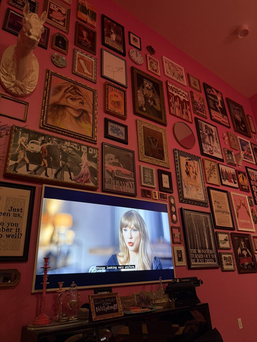 reputationputa's tweet photo. happy birthday taylor swift thank you for improving my life honestly :’))) https://t.co/RPvLT3XzHQ