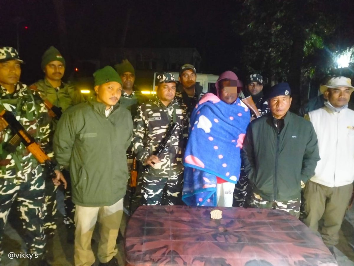 24BnSSB_INDIA's tweet photo. BOP Guabari of 24 BN SSB, Rangia and Forest Office Tamulpur seized Elephant Molar Tooth-01 no. &amp; apprehended 1 person in a joint operation. 
#SSB 
#24BNSSB https://t.co/N0zXHJGI8n