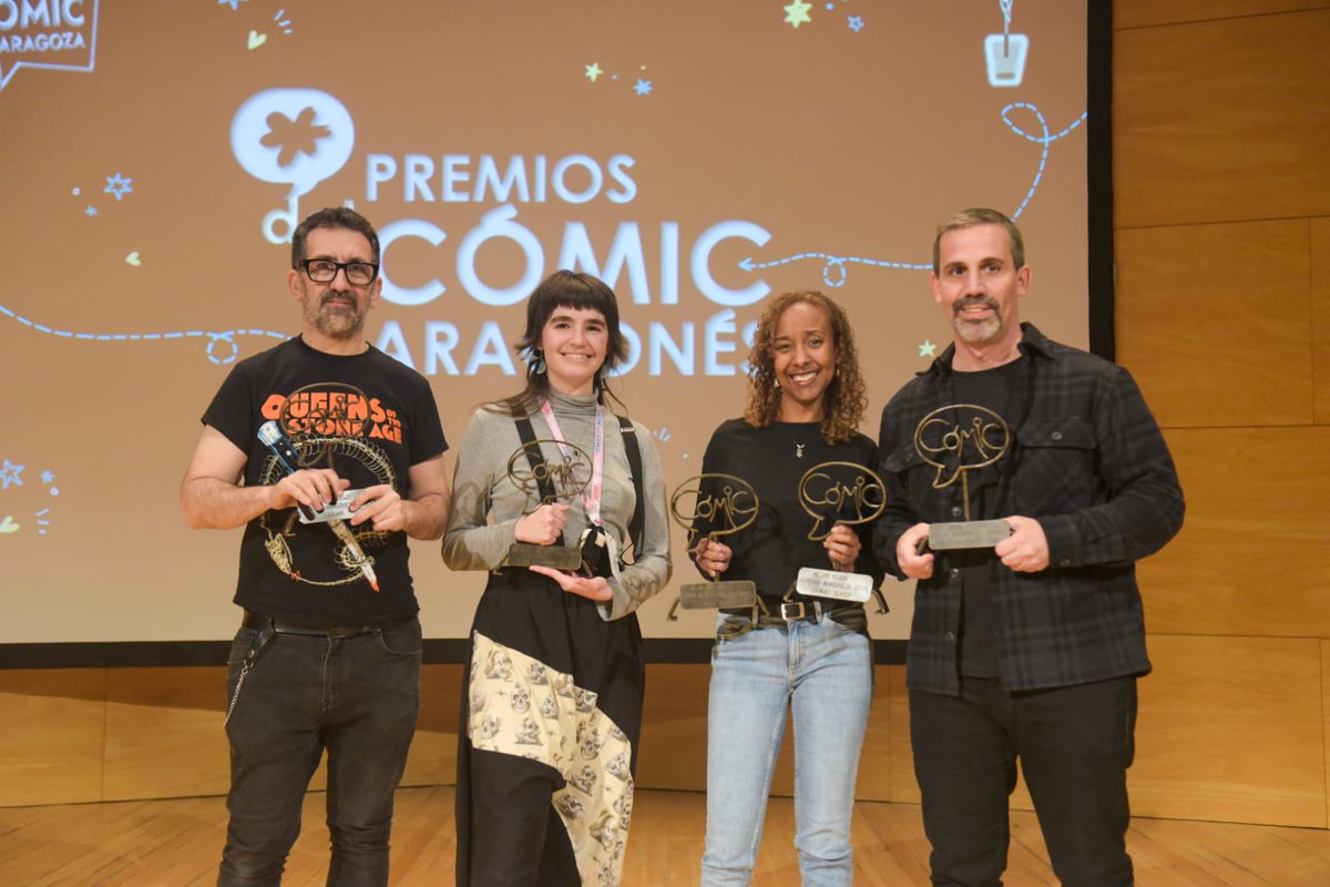 CopeZaragoza's tweet image. ✏ Premios del #CómicAragonés 2025:

✒ Gran Premio para @J_A_Bernal.

✒ Mejor obra y mejor guión: "La maldición de los Heredia" de #DanayDana.

✒ Mejor dibujo: #Sagar por "Remington 1885".

✒ Mejor fanzine: "La niña y el espantapájaros" de #SoulDafne.

cope.es/emisoras/arago…