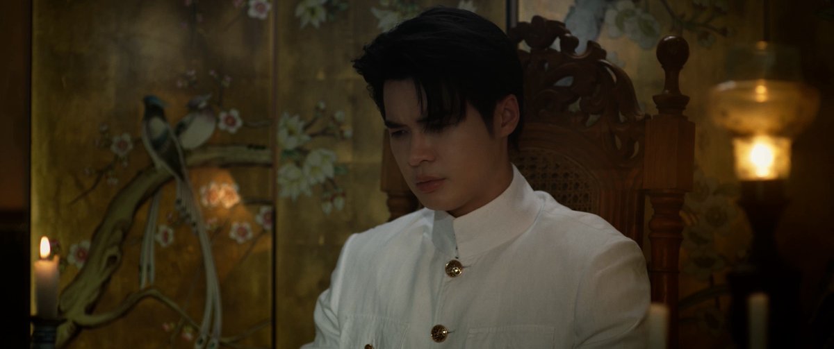 TheBLXpress's tweet photo. #InterminableEP6..Kaewta realizes that Khun Yai, Saen &amp; Nanny are ghosts after entering Khun Yai's room. Even though, he is initially scared. But when Chai tries to get rid of the ghosts, Kaewta steps forward to stop him &amp; protects Khun Yai. He even tries to remember their past😥 https://t.co/YirWOGMKGm