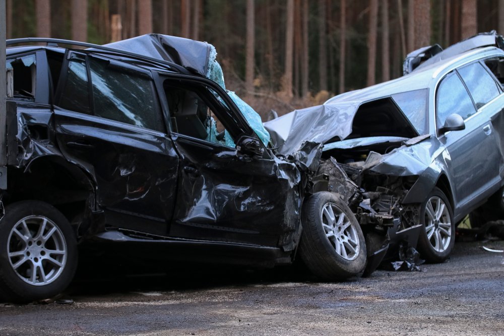 A woman and a man were involved in car accident.
It was a bad one, caused by the woman's reckless driving.😭

Both of their cars were badly damaged but amazingly neither of them was hurt.

After they crawled out of ... cars, the woman says;
“So, you're a man. That's interesting.
