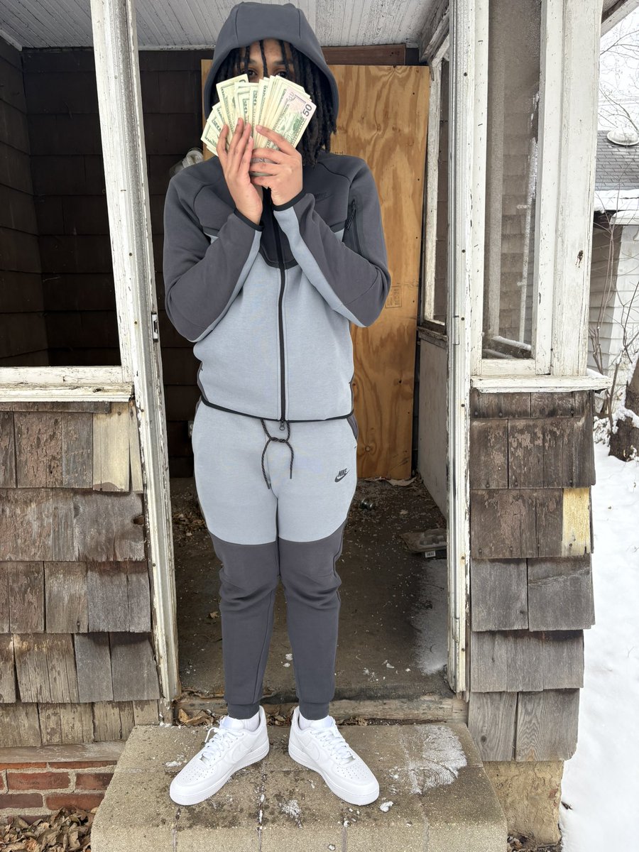 𝙁𝙖𝙯𝙤 tweet media