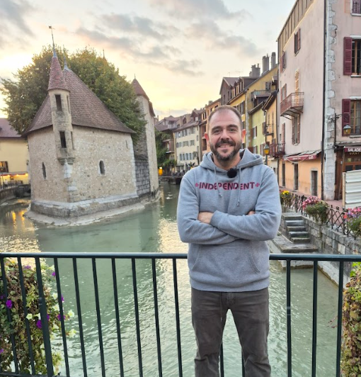🚴‍♂️🌲 Demà, en la zona de la Roche-sur-Foron, a ple cor dels Alps, recorrerem en bicicleta boscos carregats d'aire pur 🌬️✨ i veurem panoràmiques impressionants de les seues muntanyes 🏔️

🏰🌟 A Crémieu, ens endinsem en un poble medieval perfectament conservat 📜🕰️