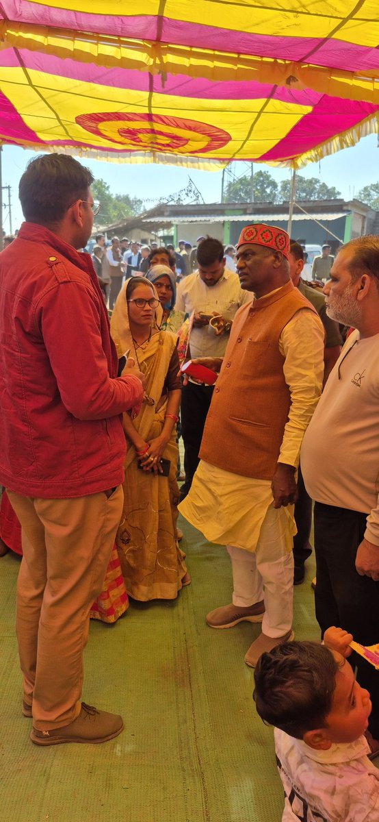 MP_CSCSPV's tweet photo. आज रायसेन जिले की के ग्राम पंचायत शाहपुर में सीएससी अटल ई सेवा केंद्र का शुभारंभ फीता काट कर केंद्रीय कृषि मंत्री एवपूर्व मुख्यमंत्री श्री शिवराज सिंह चौहान  एवं सांची विधायक श्री प्रभुराम चौधरी द्वारा किया गया 

@CSCegov_ 
@prahladspatel 
@atulitrai https://t.co/ud9YOEES3G
