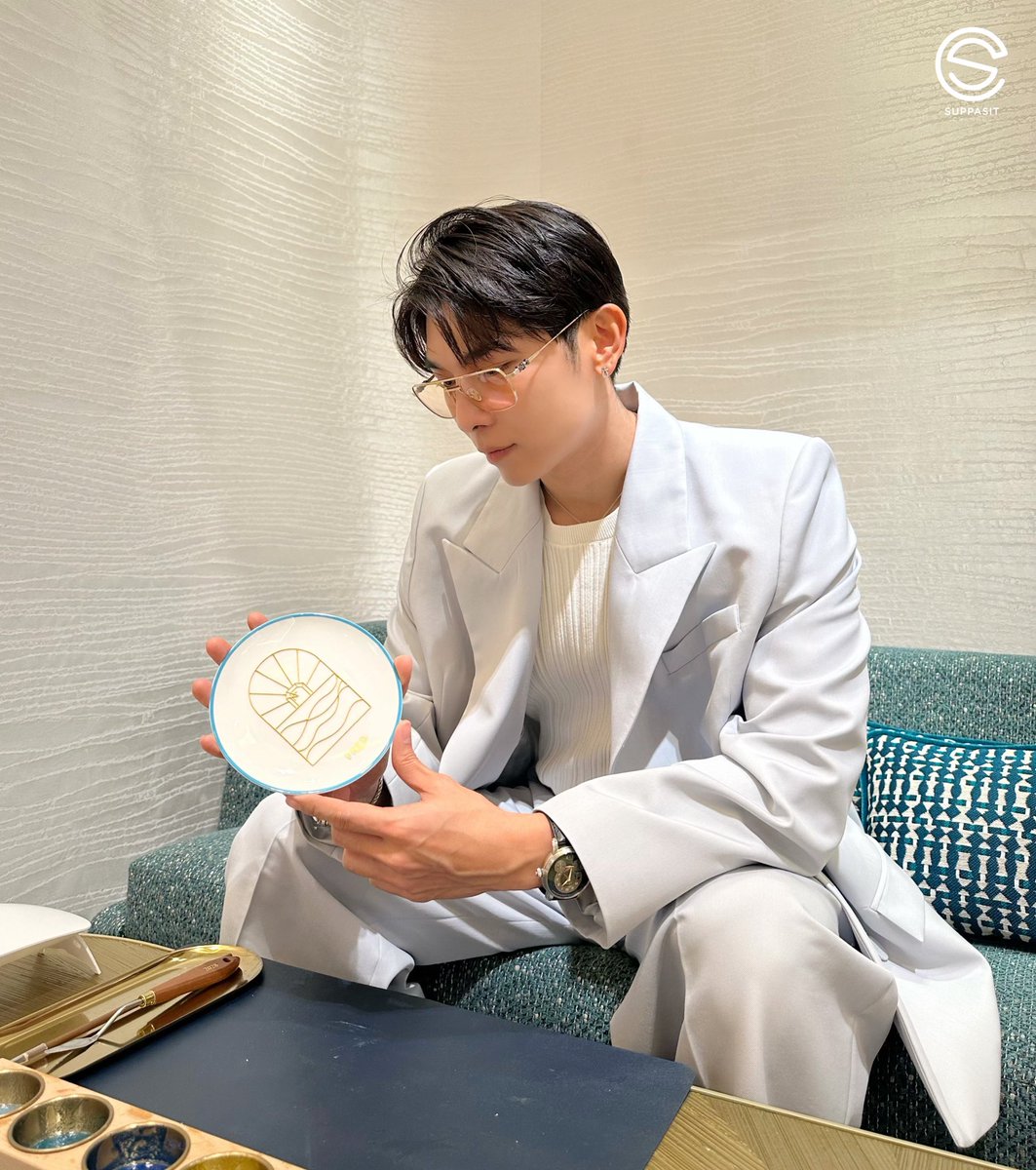 SuppasitChannel's tweet image. Cloisonné Painting Workshop👀✨

@MSuppasit @FREDjewelry
#MewSuppasit #FREDJewelry
#มิวศุภศิษฏ์