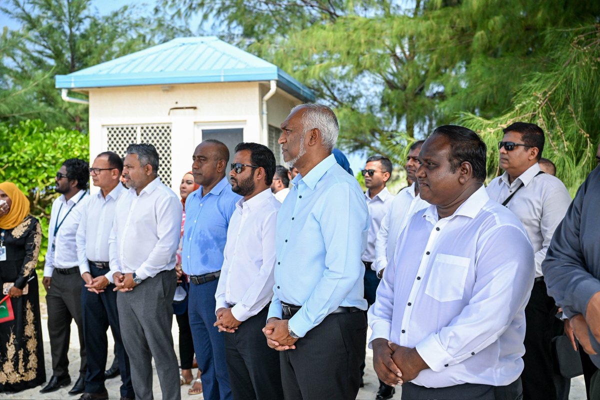 presidencymv's tweet photo. President Dr @MMuizzu attends the initiation ceremony for the R. Dhuvaafaru Harbour Extension Project, aimed at strengthening maritime infrastructure and supporting economic activity.

#RayyithunGaathah
#DhuvaafaruVisit
#FishermensDay2025 https://t.co/XbMKFUnNby