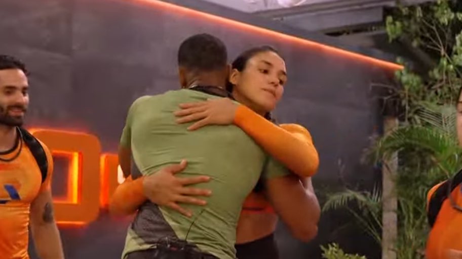 Valky todavia no ha perdonado a Kevyn, y que se prepare a Tarzan le toco remar mucho para que ahora se hablen jaksjaka

#DesafioDelSiglo #DesafioDelSigloXXI