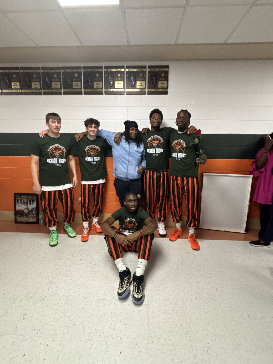 ILTwolves1's tweet image. Plainfield East congratulations Twolves 2025 Seniors Night!!!