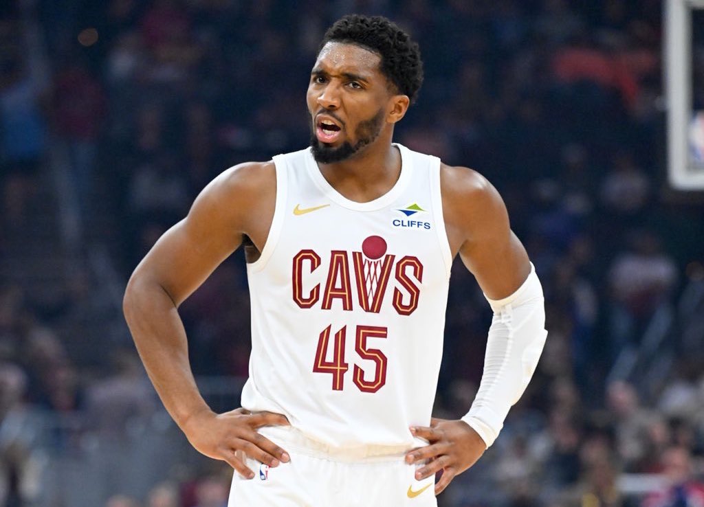 hoopsview's tweet image. DONOVAN MITCHELL TONIGHT:

48 POINTS
4 REBOUNDS
4 ASSISTS
17/31 FGM
8/15 3PM

🕷️🕷️🕷️