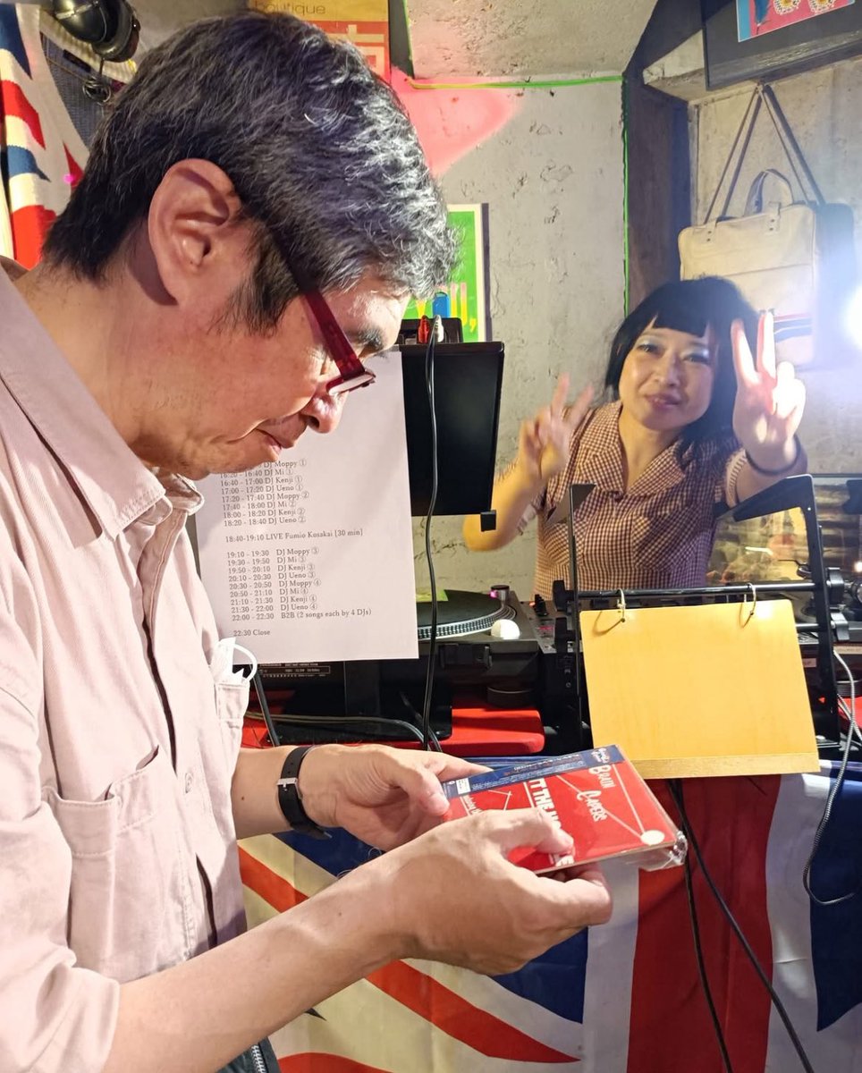 ←それぞれのグループで出演します →高円寺は既に正月先取り中