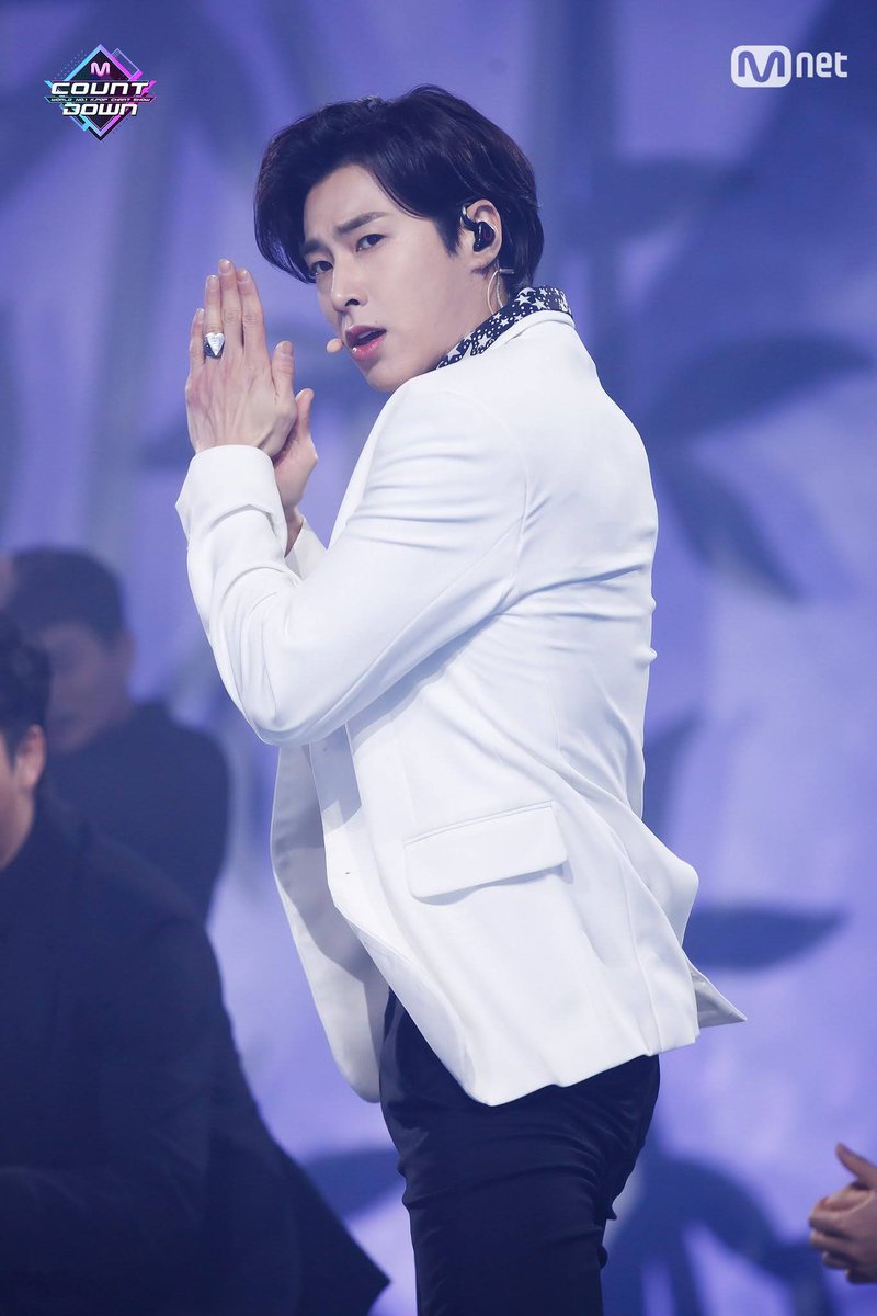 TorasanShiawase's tweet image. 明日は #DROP じゃないだろうけど #ThankU でも #Stretch でも、きっとユノはユノの世界を見せてくれるよね👑✨

#ユンホ #ユノ YUNHO 
#유노윤호 #정윤호
#IKNOW #BodyLanguage
#UKNOW_IKNOW
#UKNOW_BodyLanguage

ユノ音域のバラードとかもあればいいね〜😭👍🩷