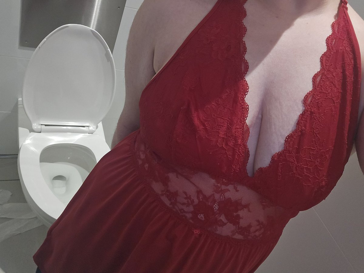 L3xi_London's tweet image. Felt cute, wore lingerie in a public bathroom 
#publicslut #nsfwtwtًً  #outdoorgirls