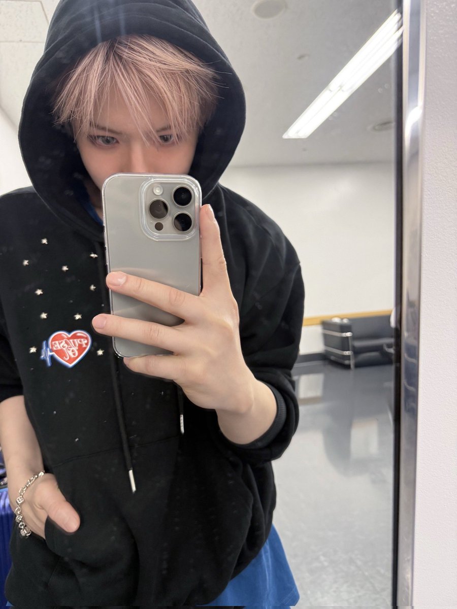 If I could speak my fantasies, I’d tell you this mirror has a mind of its own. It called me over, said black fits me too well, and insisted I take this selfie. How could I refuse when every word it said was true?