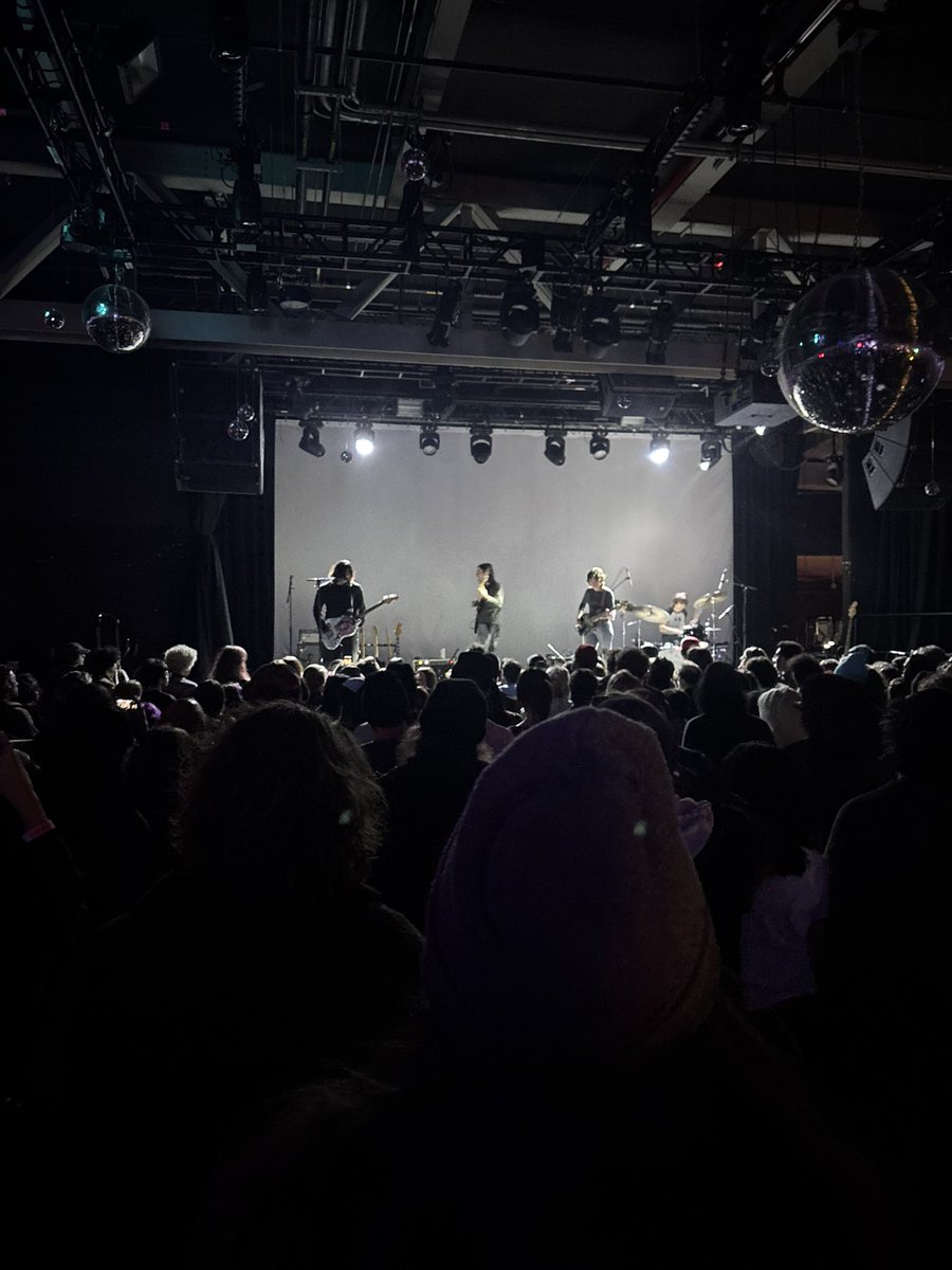 robin ºཀ° tweet media