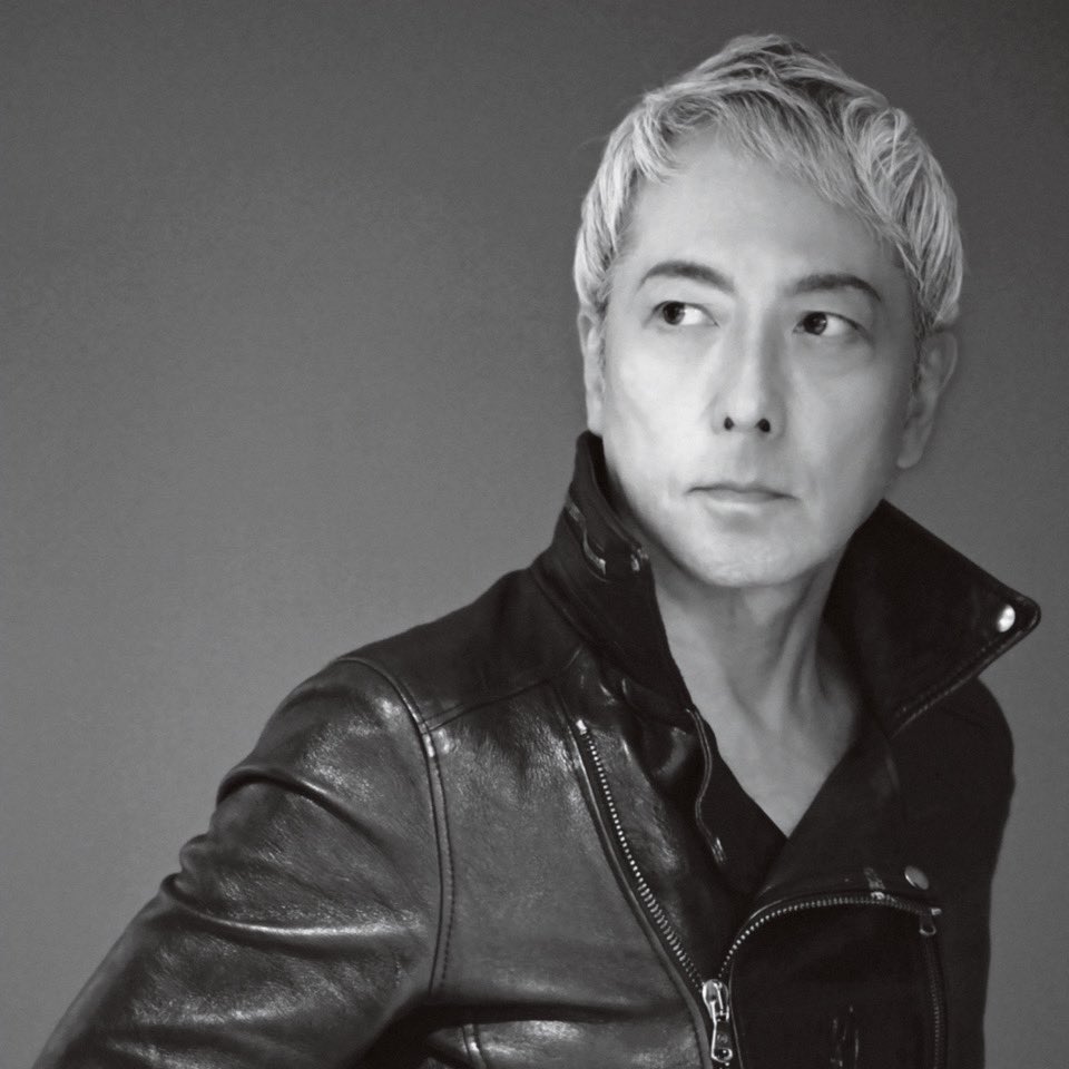 【#BARFOUT! #バァフアウト! 2026年1月号(12月19日発売) 】
デビュー45周年を迎え、これまで発表してきた楽曲を今の時代に最適に響くよう、リリック、サウンド・デザインを「再定義」したアルバム『HAYABUSA JET II』を12/10にリリースした #佐野元春 さんご登場。年末開催フェス、12/30『KOBE MUSIC