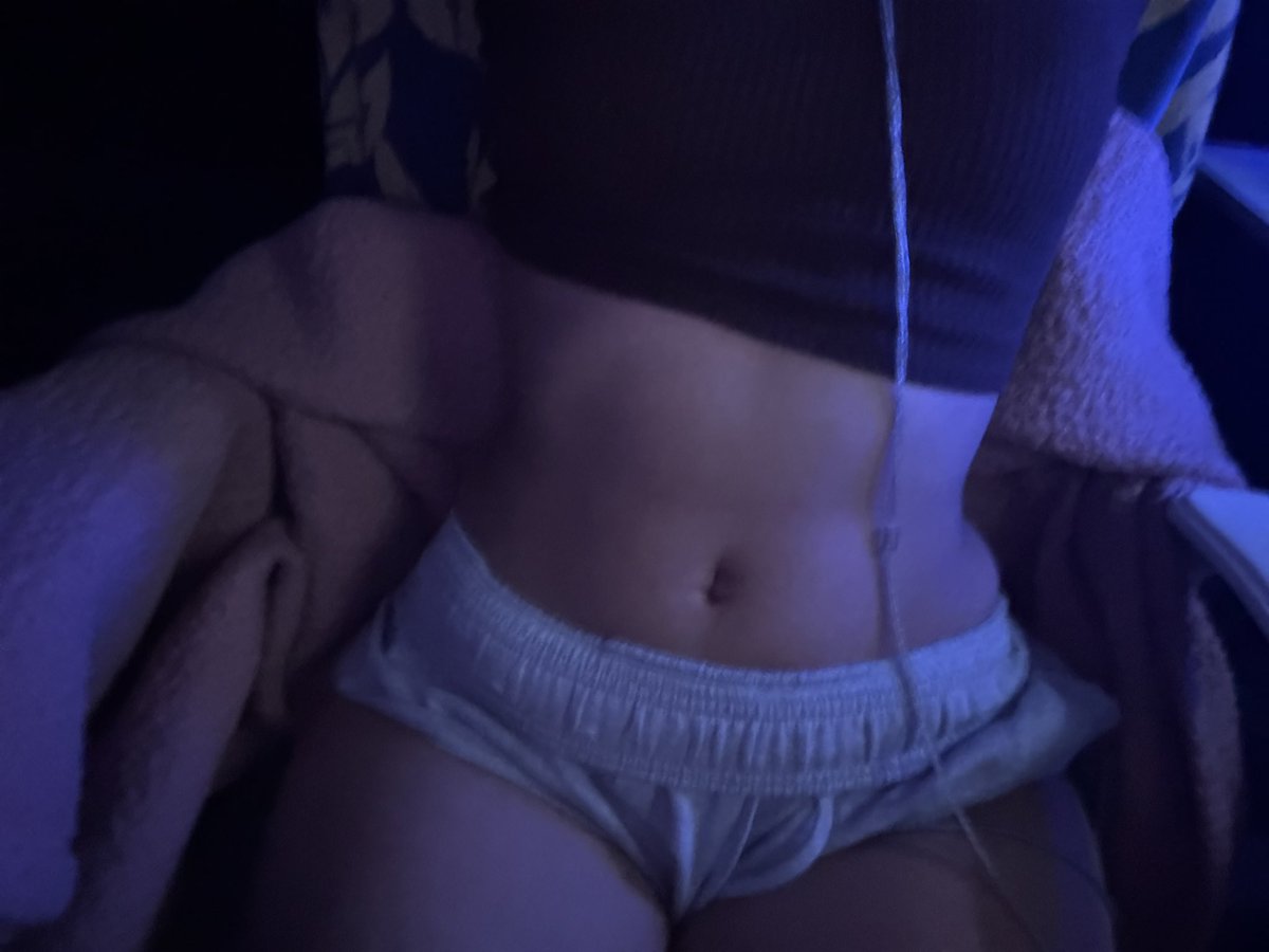 jeslyxo's tweet photo. tummy https://t.co/AdB3EjzC7k