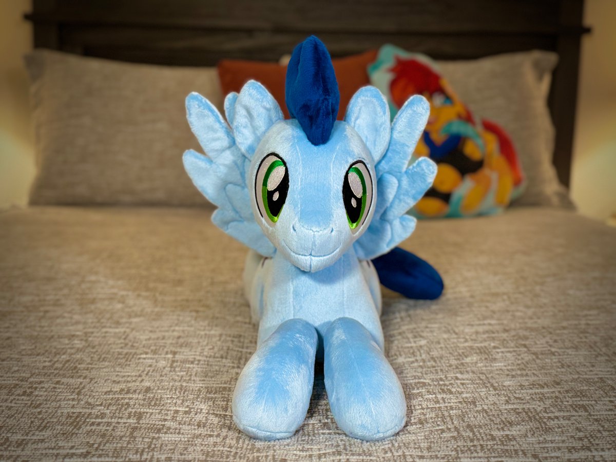 FormulaPony's tweet photo. More Wonderbolt posting tonight with new photos of my Soarin plush. Gotta love those pegasus ponies! β‘οΈπͺ½
Plush by @KazzysPlush
#mlp #ponerplushie #ponyplush #plushie #soarinmlp https://t.co/vjmIdAJGm4