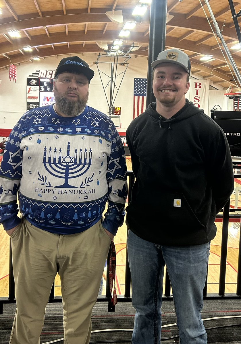 WarriorsCoachK's tweet photo. Day 10 of SWEATERMAS!! Trenton is back from first semester of college and told me he had “Straight As” also self proclaims to be my “favorite” Roskop! Maybe but,
again it’s definitely NOT Tracy! #SWEATERMAS @RoskopTrenton11 https://t.co/EcfjAwdkG3