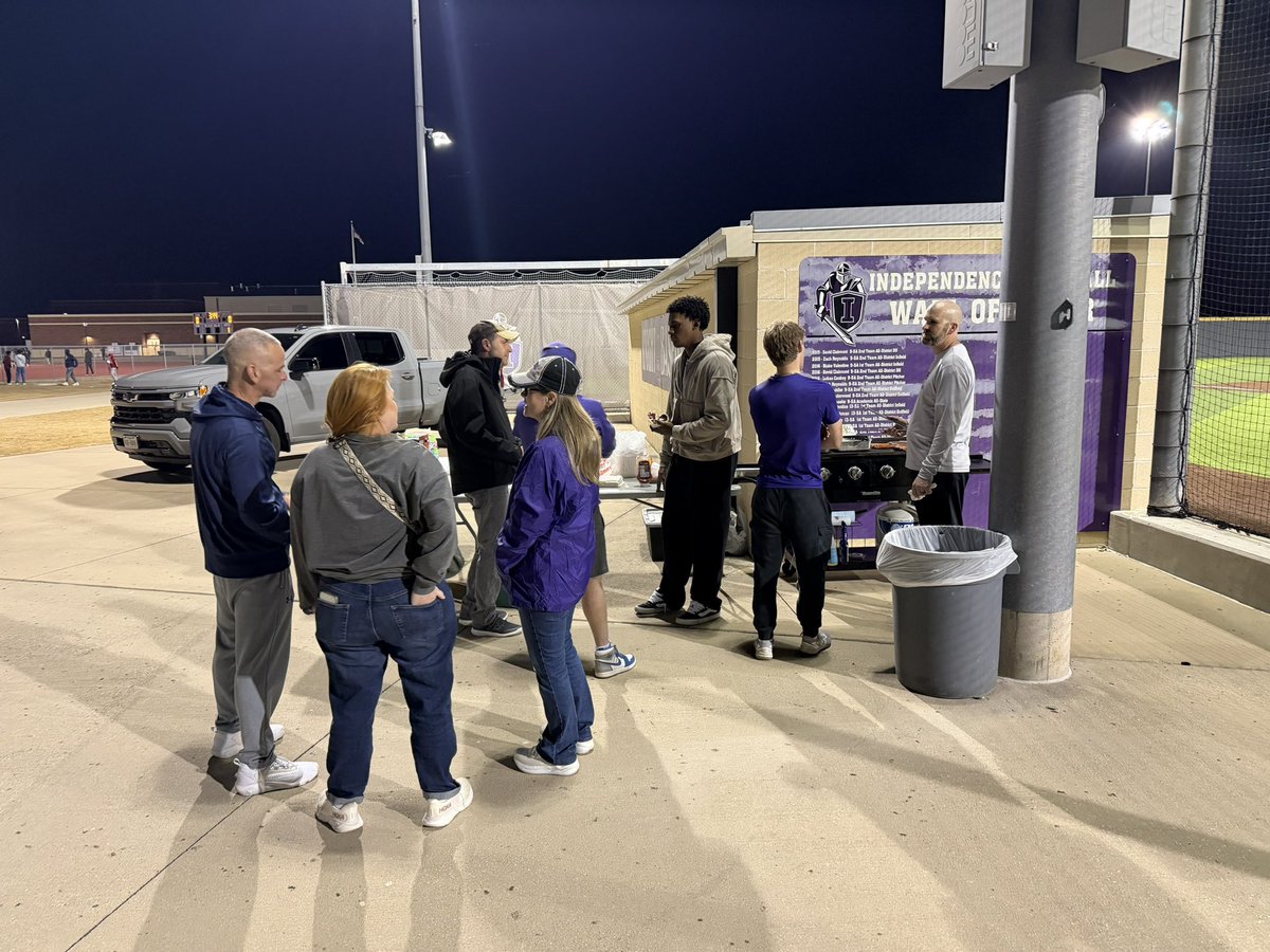 IHSKnightsBaseball tweet media