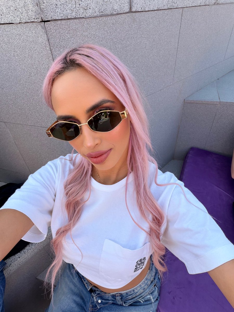 itsthatgigi's tweet image. day 33 of selfie a day until sol hits ath