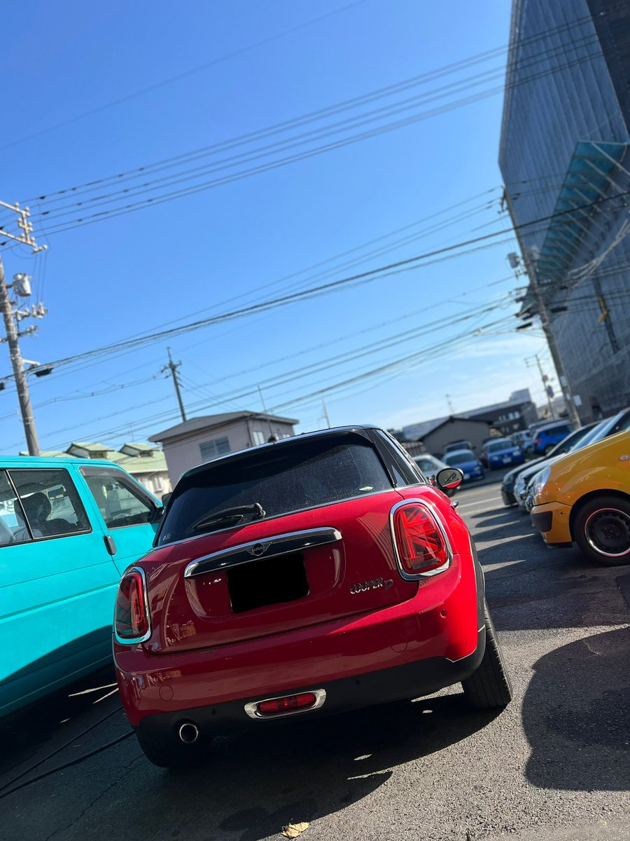 EUROStageTsune's tweet photo. ミニクーパーDのお客様が車検の予約でご来店です😊
赤のミニは可愛いですね‼︎
そしてF56後期からのこのテールランプが非常に可愛くて良いですね🎊
年明けお待ちしております!
#EUROStage #VW #Audi #MINI #CooperD #岡山県 #倉敷市 #車検 https://t.co/uTXJJTm7Th