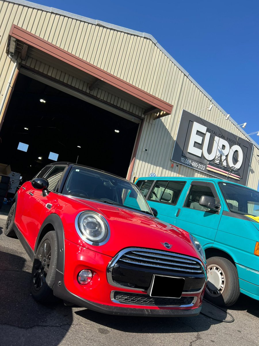 EUROStageTsune's tweet photo. ミニクーパーDのお客様が車検の予約でご来店です😊
赤のミニは可愛いですね‼︎
そしてF56後期からのこのテールランプが非常に可愛くて良いですね🎊
年明けお待ちしております!
#EUROStage #VW #Audi #MINI #CooperD #岡山県 #倉敷市 #車検 https://t.co/uTXJJTm7Th