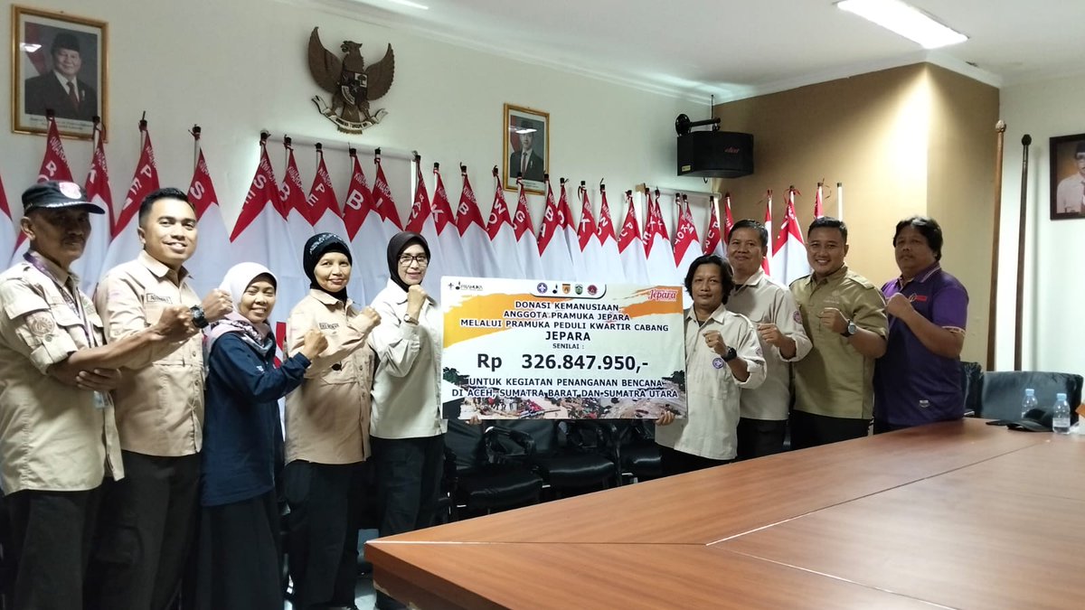 zainuddinpoten's tweet photo. Menyampaikan amanat dari Anggota dan Gugusdepan di Kwarcab Jepara guna membantu mengurai derita sesama yang terdampak musibah melalui Pramuka Peduli Kwarda Jateng @jeparakabgoid @kwardajateng https://t.co/zfpwcgZsmN