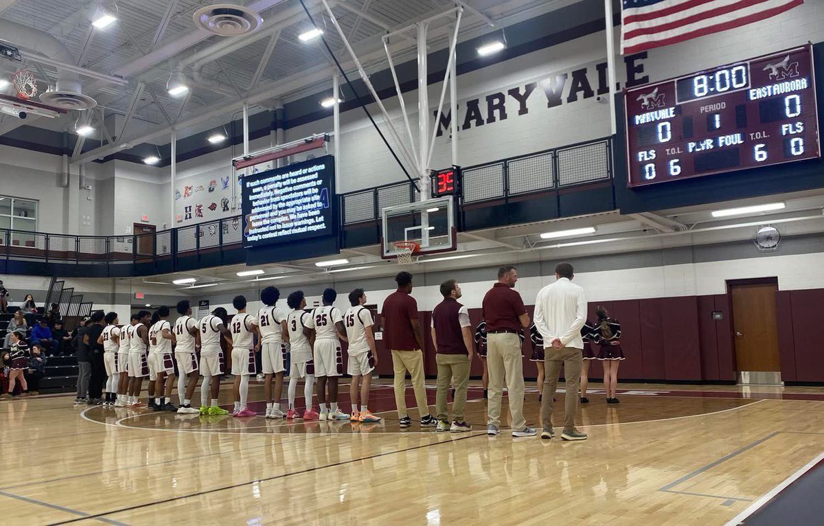 MaryvaleAthlet1's tweet photo. Maryvale Varsity Basketball earned a win tonite against East Aurora, 62-57. Kevahni Moore led the team with 23 points…Jacob Goins 18, Eric Hayes 9, Spencer Harrison 8 and Arkell Parks 4. Congrats Flyers! https://t.co/7C4neSelDT